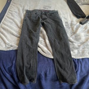plain black Steve’s jeans
